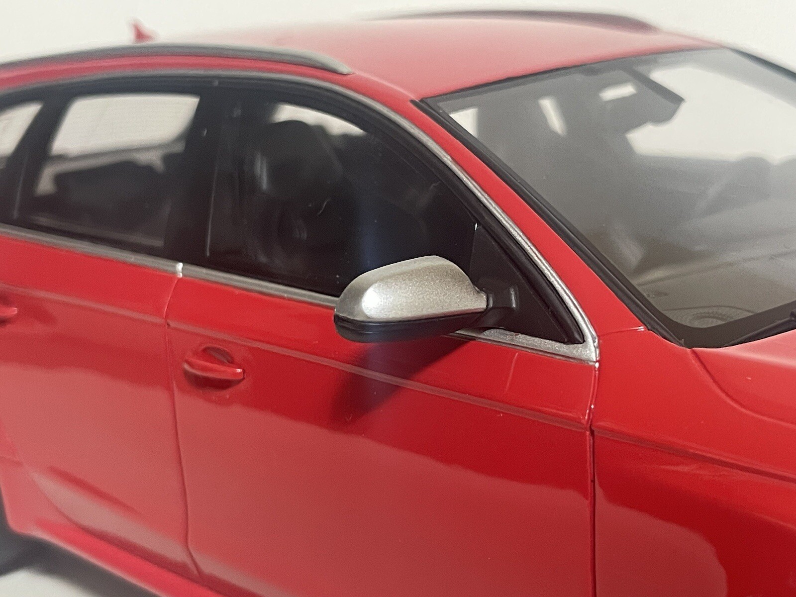GT Spirit 1/18 Audi (B8)RS4 Avant Red 2013(GT016A)