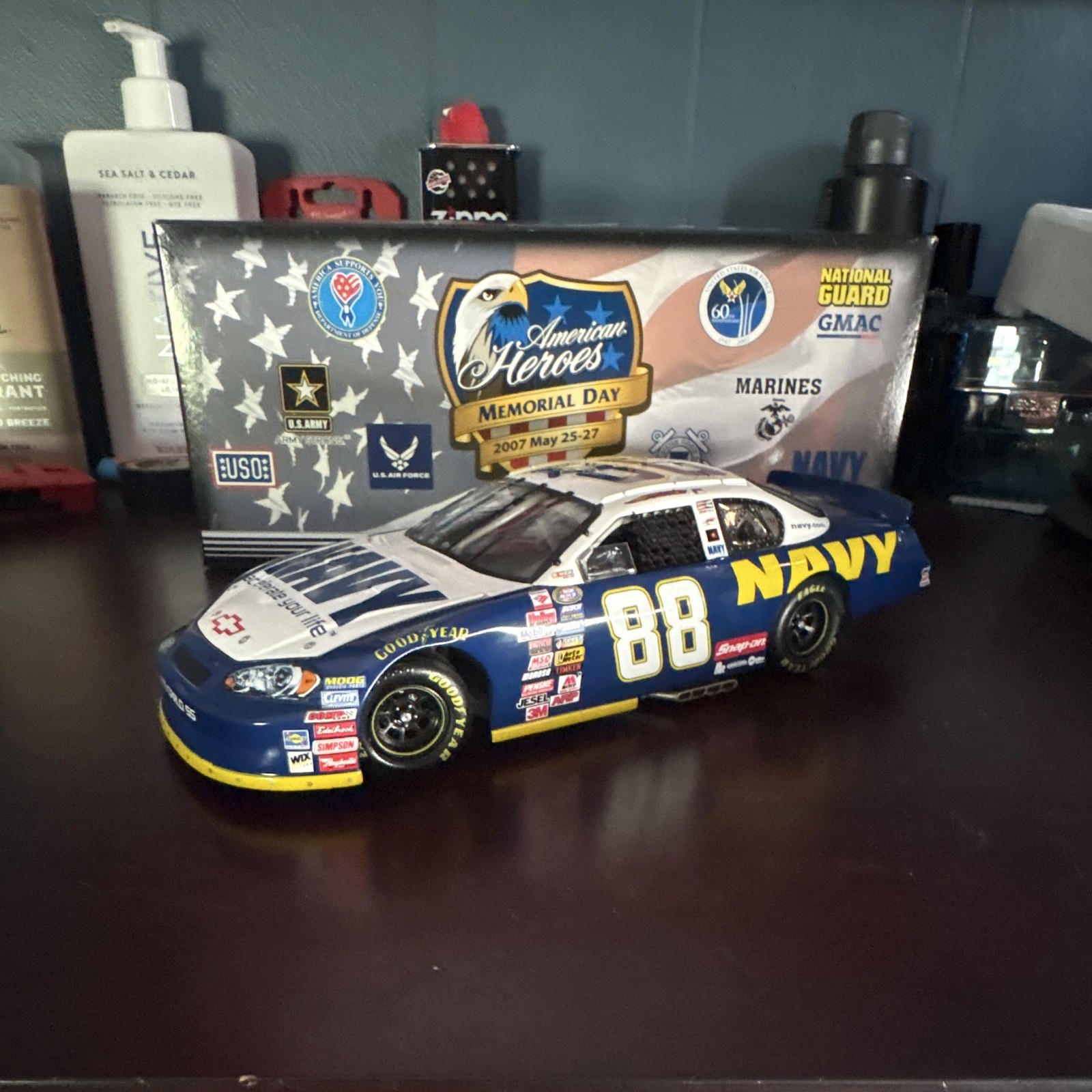Motorsports Authentics 1:24 Shane Huffman #88 2007 Chevy Monte Carlo SS Diecast