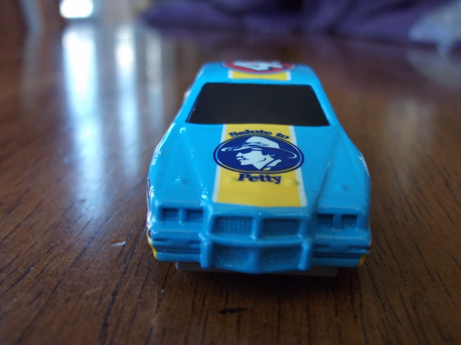 THE KING Richard Petty Vintage 1984 Pontiac Grand Prix 1/64 NASCAR