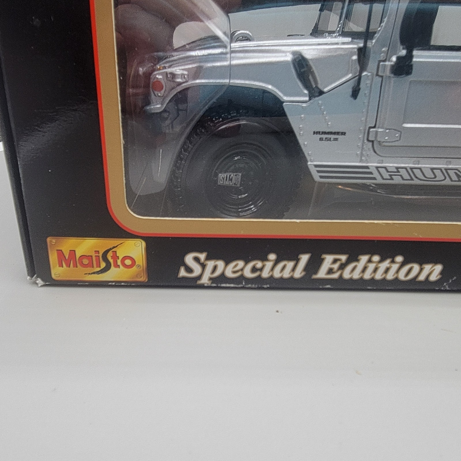 Maisto Hummer Hard Top 4×4 1:18 Scale Diecast Model Truck Military Humvee Silver
