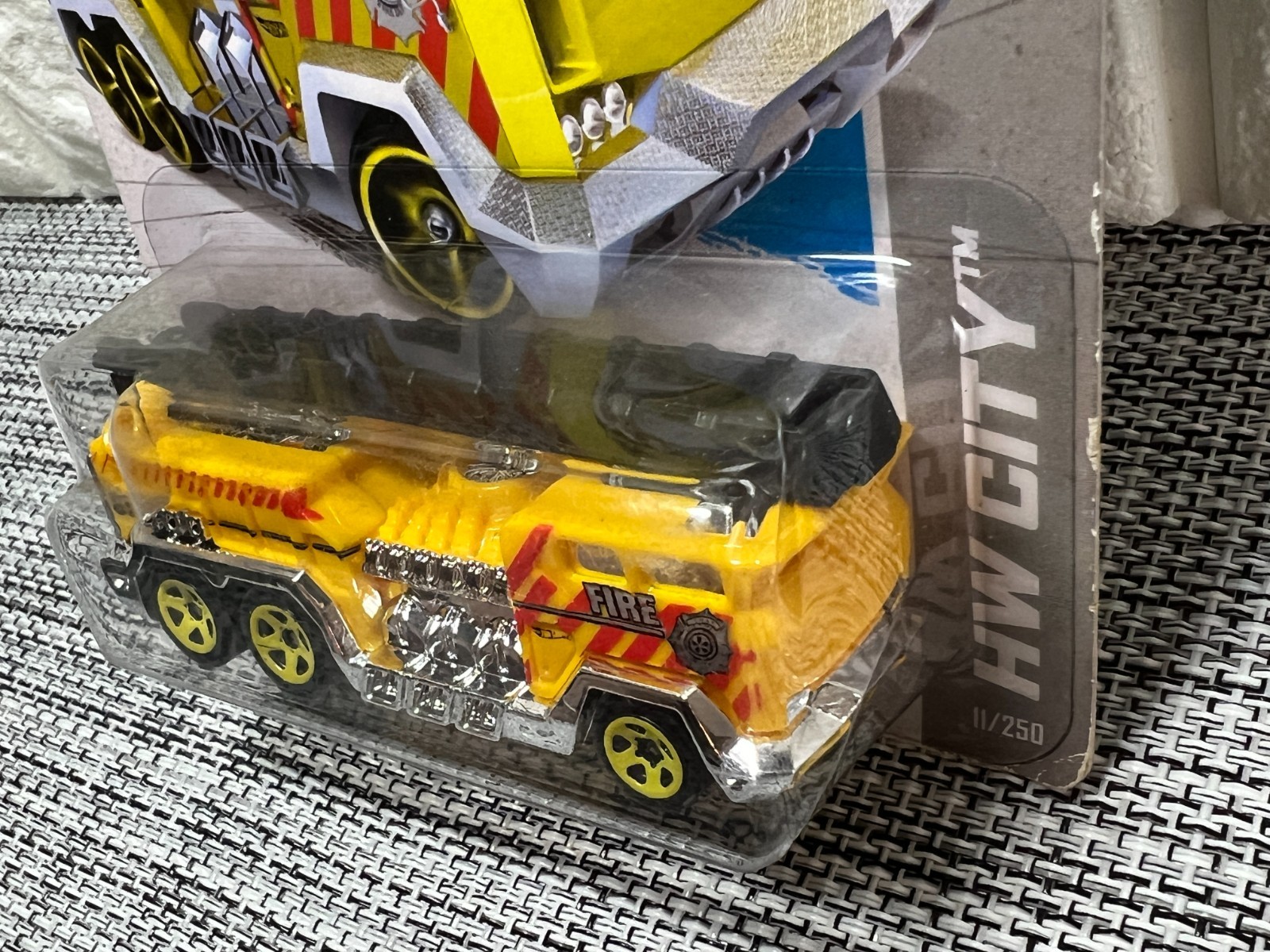 Hot Wheels HW City 5 Alarm 11/250 Yellow