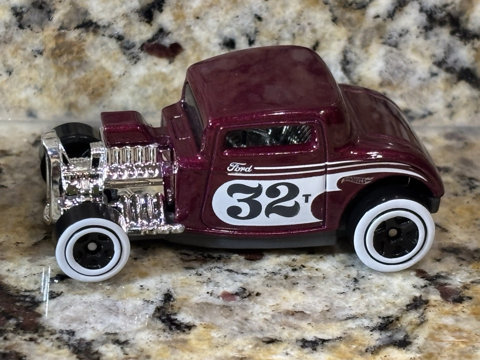 Hot Wheels RED EDITION ‘32 Ford, Mainlines, Multipack NEW LOOSE lot of 8