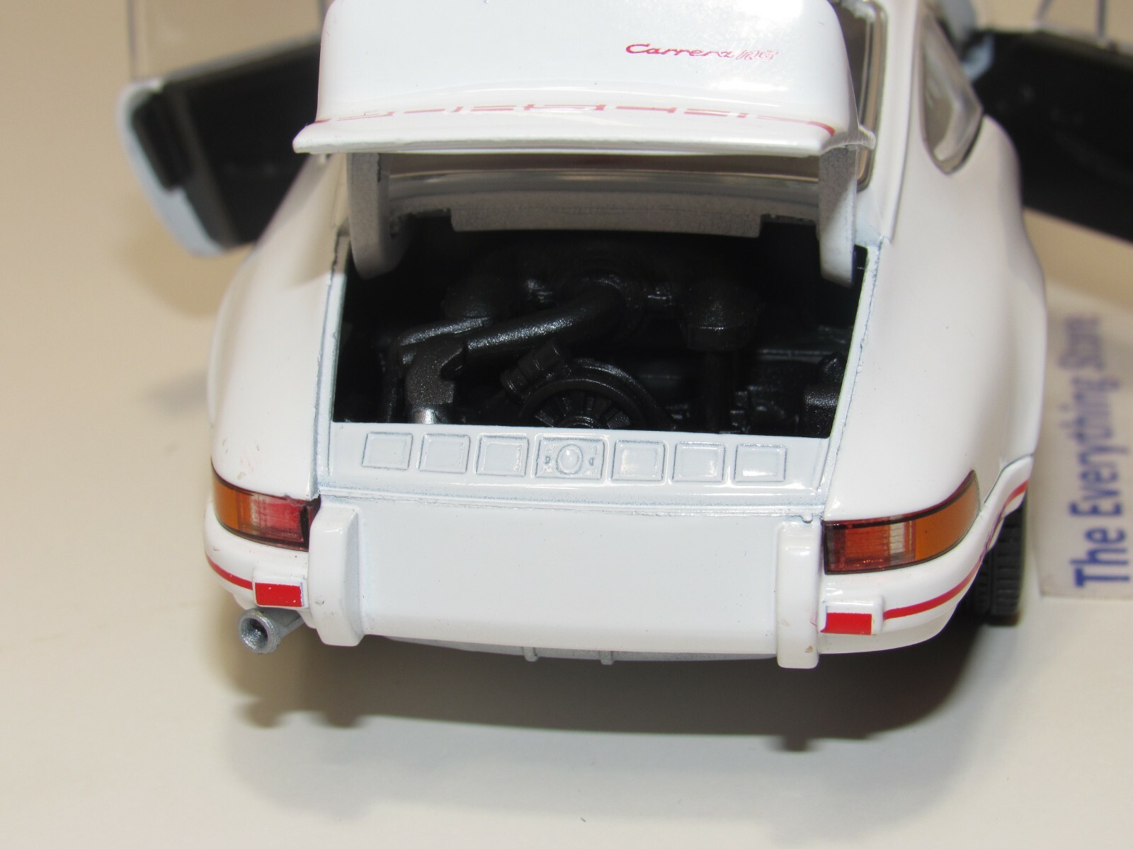 WELLY PORSCHE 911 CARRERA RS 2.7 1/24 SCALE BRIGHT WHITE & RED NO BOX FREE SHIP