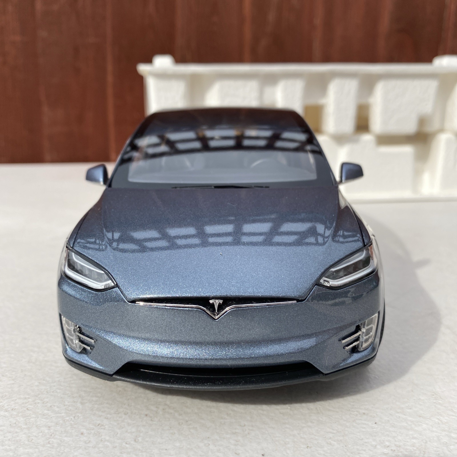 Tesla Model x P100D Metallic Grey 1/18 Scale Diecast Model – Dealer Edition New