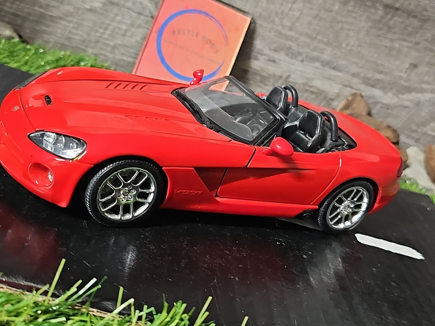 Maisto Special Edition Dodge Viper Convertible 1:18 Scale Diecast Car Red NO BOX