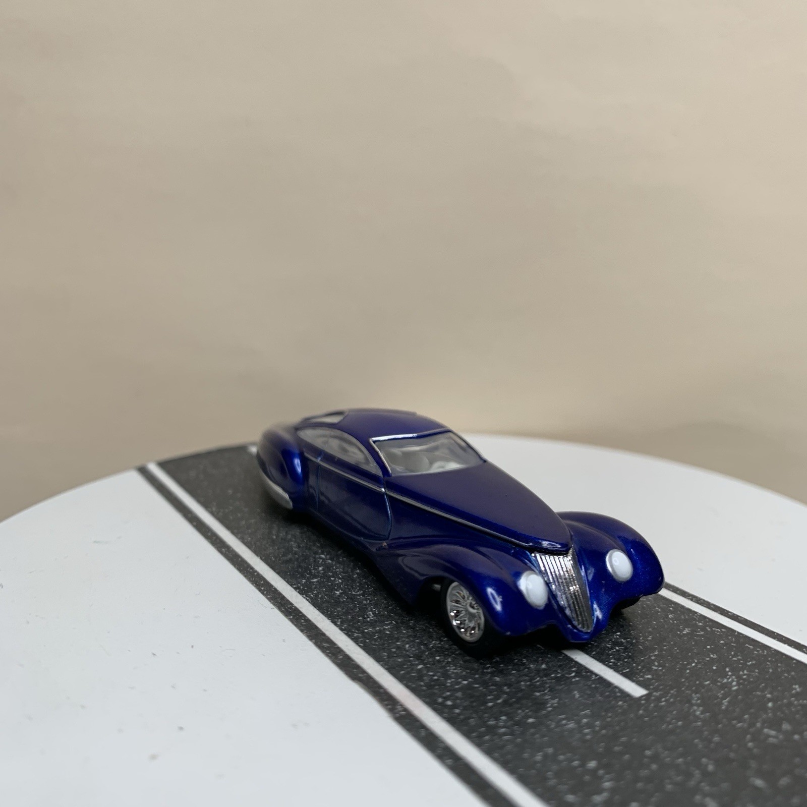 Hot Wheels Chip Foose Original Design Manhattan Hot Rod Custom Blue 1:64 NM