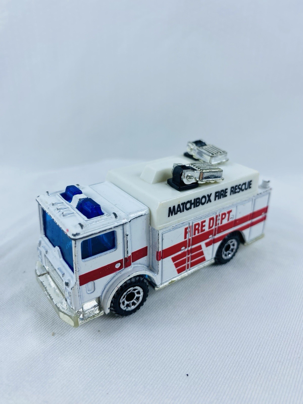 Lot of 8 Matchbox DieCast 1/64 Police, Fire, Rescue Trucks