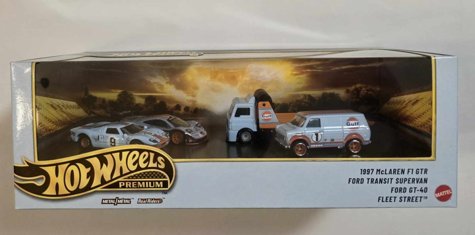 Hot Wheels Premium Collector Diorama Gulf Set McLAREN F1 Supervan Ford GT-40 NEW