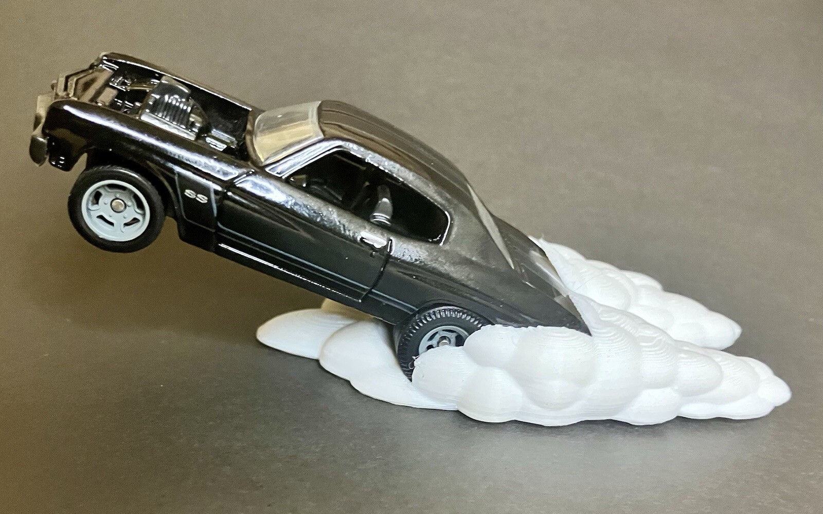 1/64 Diecast Muscle Car Grey Burnout Wheelie Dynamic Display Statue – No Car