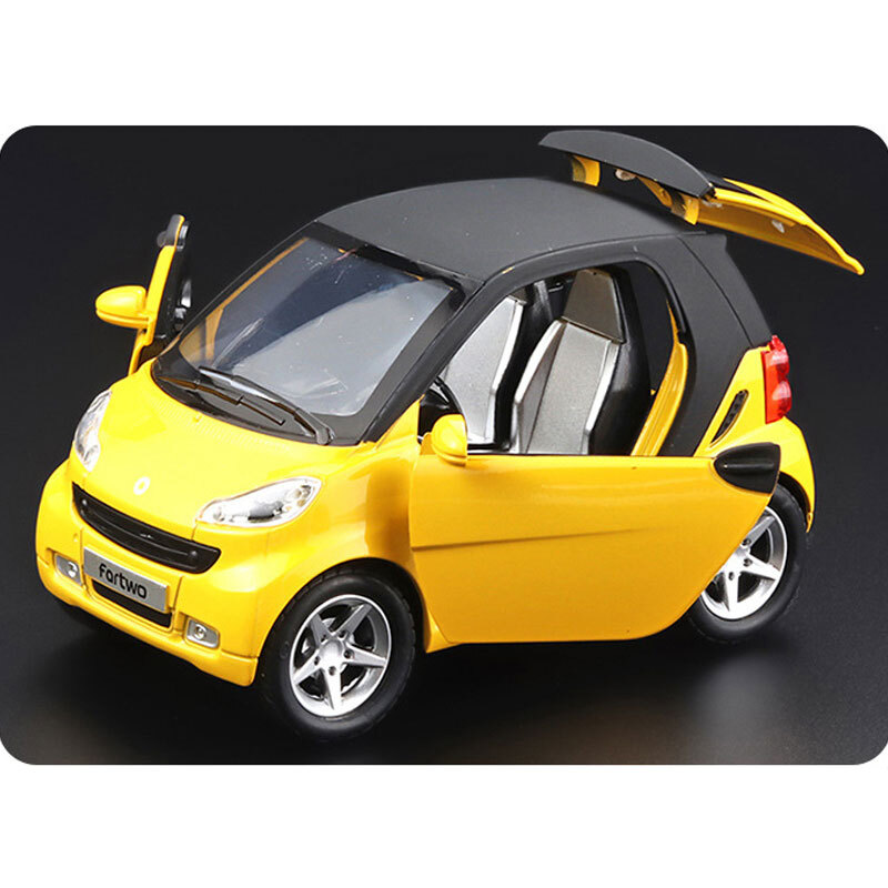 1:24 Smart ForTwo Model Car Diecast Toy Vehicle Kids Toys Boys Gifts Yellow