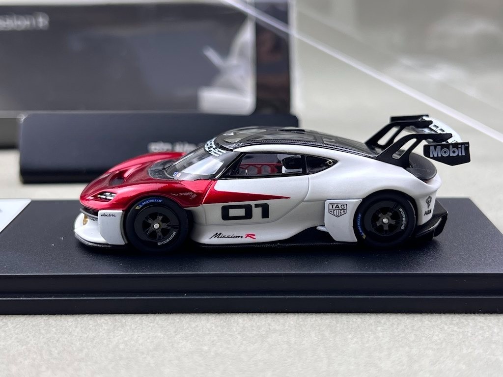 Karium 1:64 Red Mission R #1 Sports Model Diecast Display Car Quick delivery