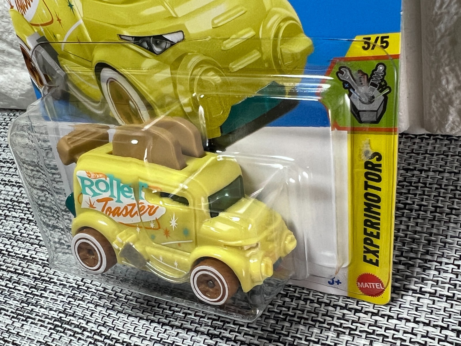 Hot Wheels Experimotors 3/5 Roller Toaster 39/250 Special Feature Yellow