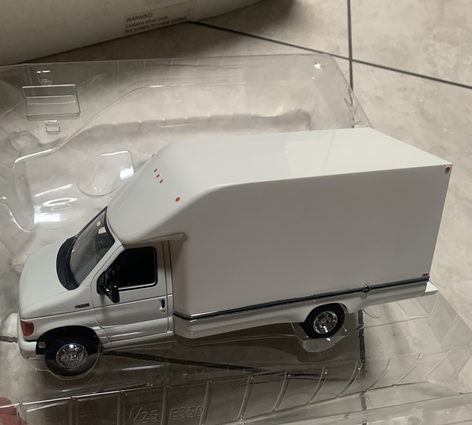 Ford E-350 Diecast Moving Truck Cargo Van 1/24 Scale NEW Plain White On the Move