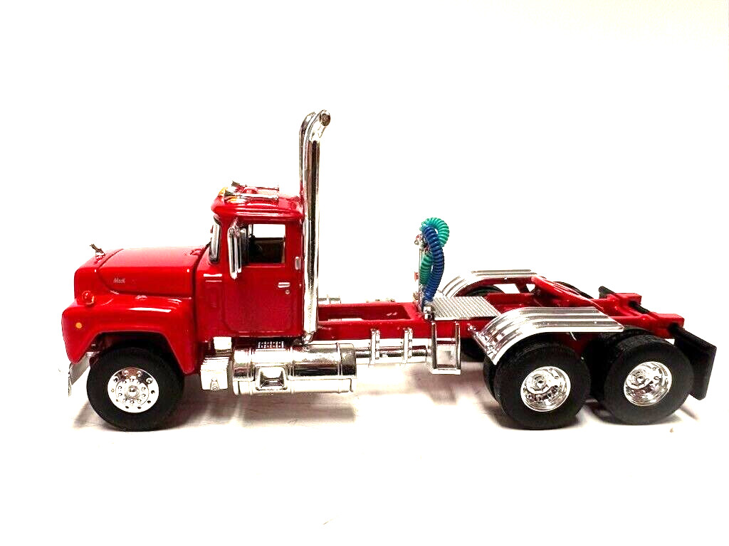 DCP FIRST GEAR 1/64 SCALE R MODEL MACK DAY CAB, RED & CHROME