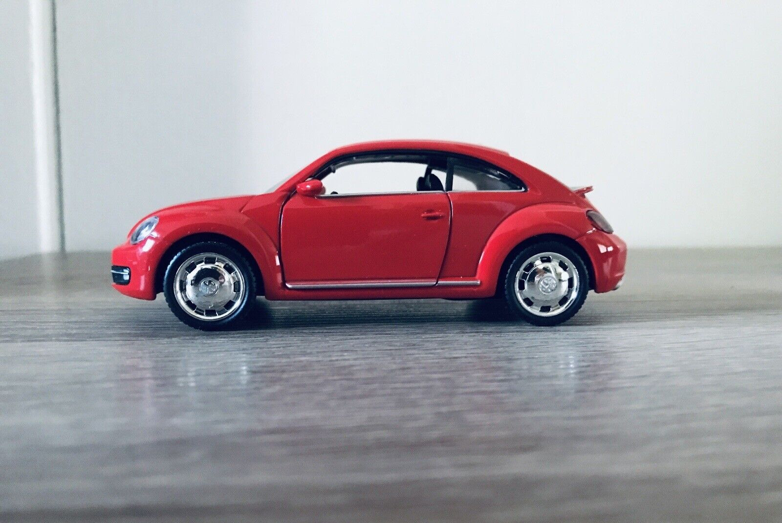 VW VOLKSWAGEN NEW BEETLE (A5) CAR RED ~1/36 VEHICLE COLLECTORS DIECAST MODEL
