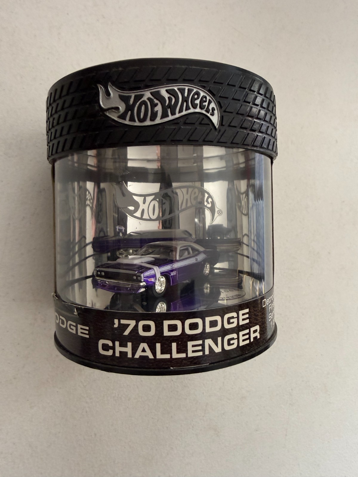 Hot Wheels ’70 Dodge Challenger Purple – Oil Can Display BQ4