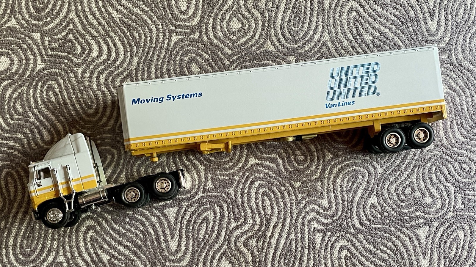 L 1987 Road Champs, Kenworth United Van Lines, Tractor Trailer 1991