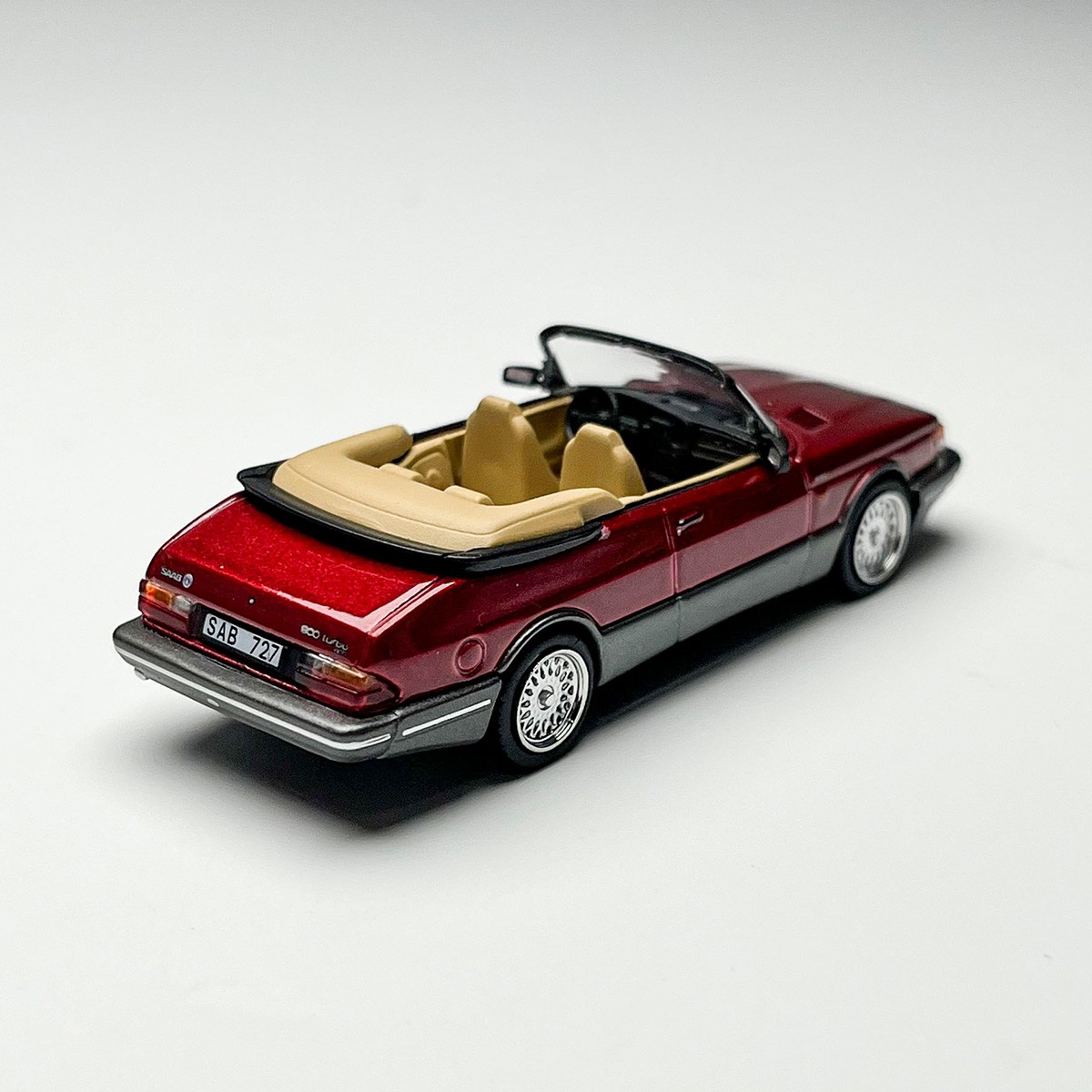 Saab 900 Turbo Adjustable 1:64 Red Die Casting Model Car Collecting Gifts