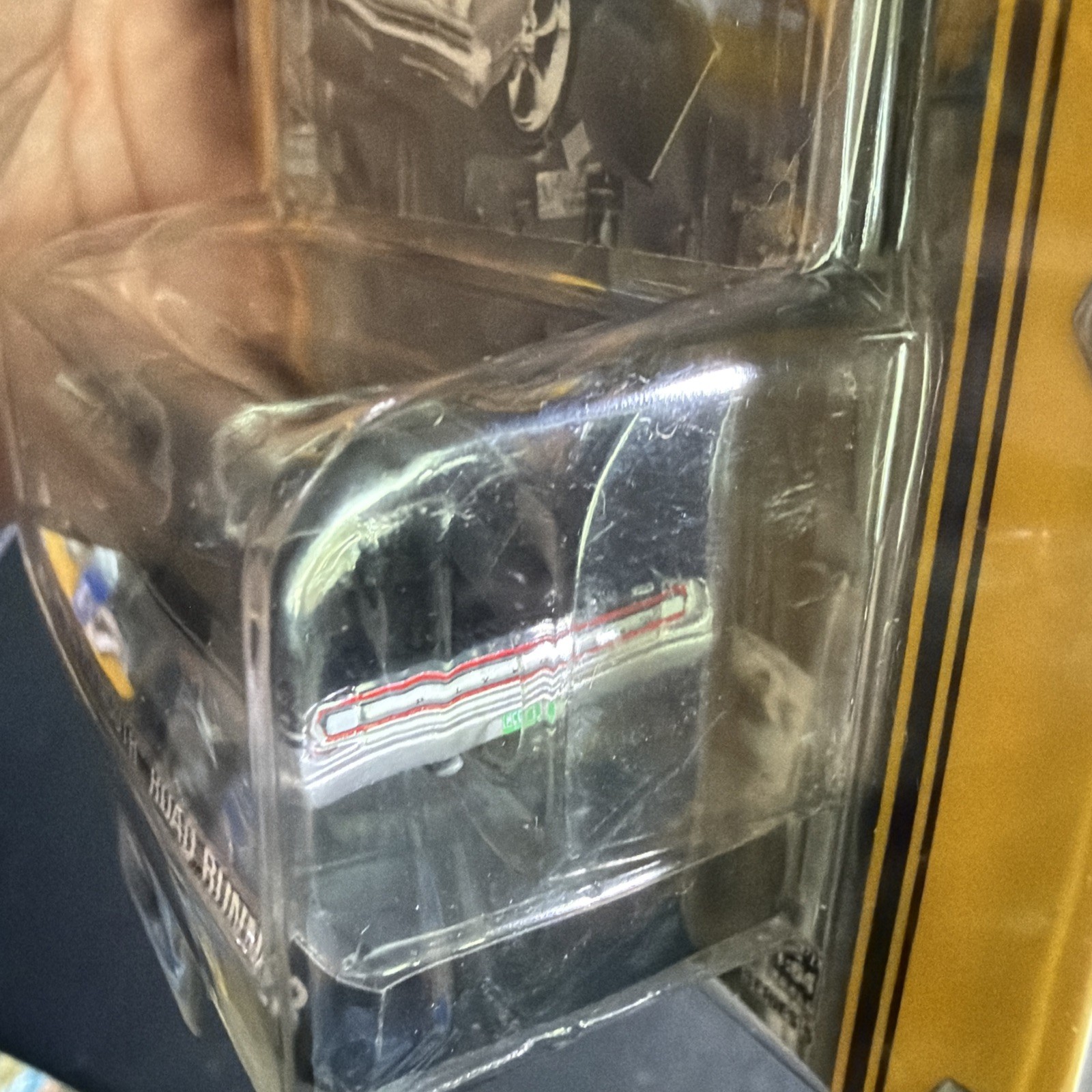 Greenlight – Custom 1968 Plymouth Road Runner MCG SERIES 5 black & silver HEMI