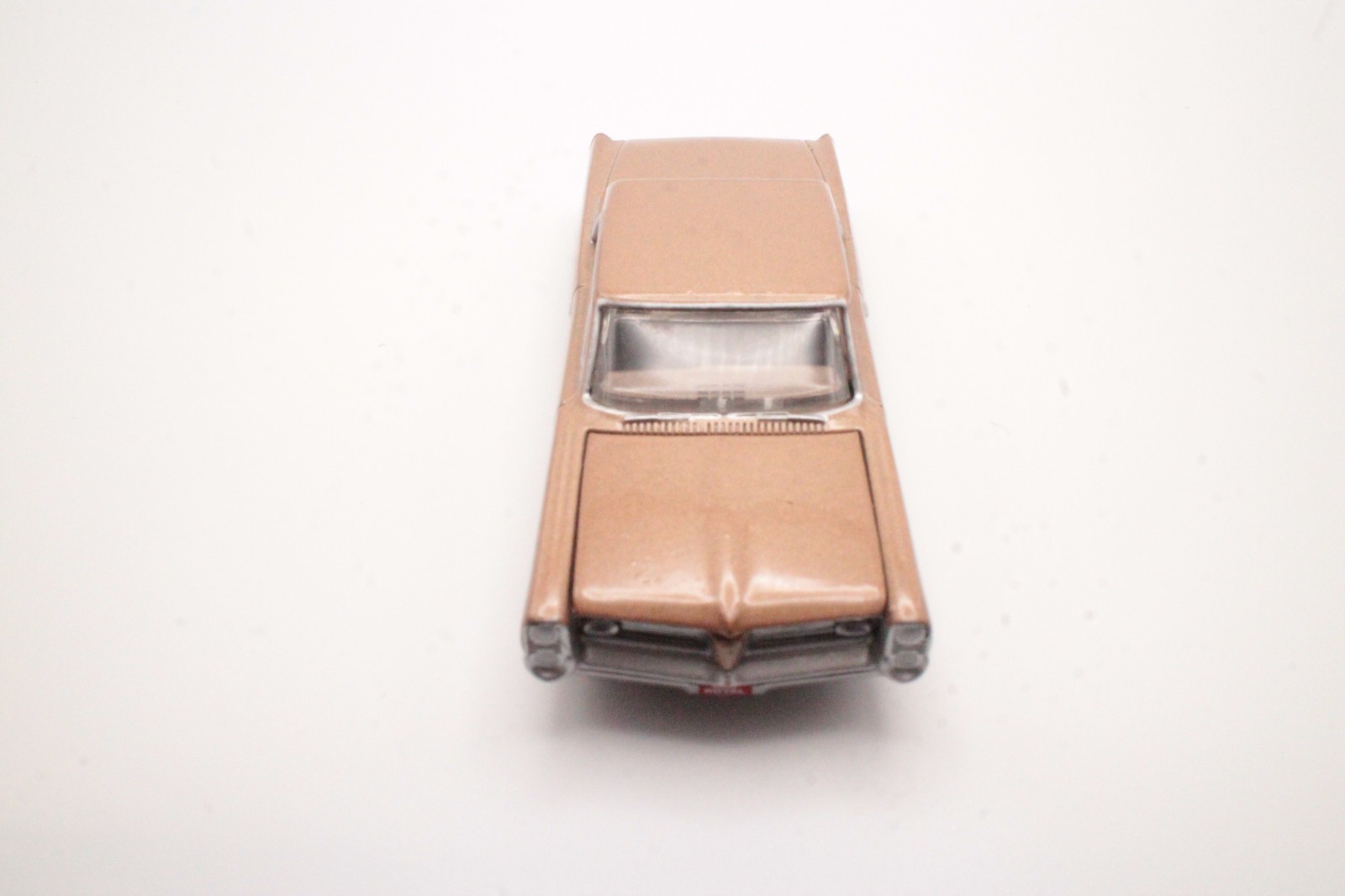 Auto World 1965 Pontiac Catalina 2+2 Samoan Bronze Metallic 1:64 Loose Diecast