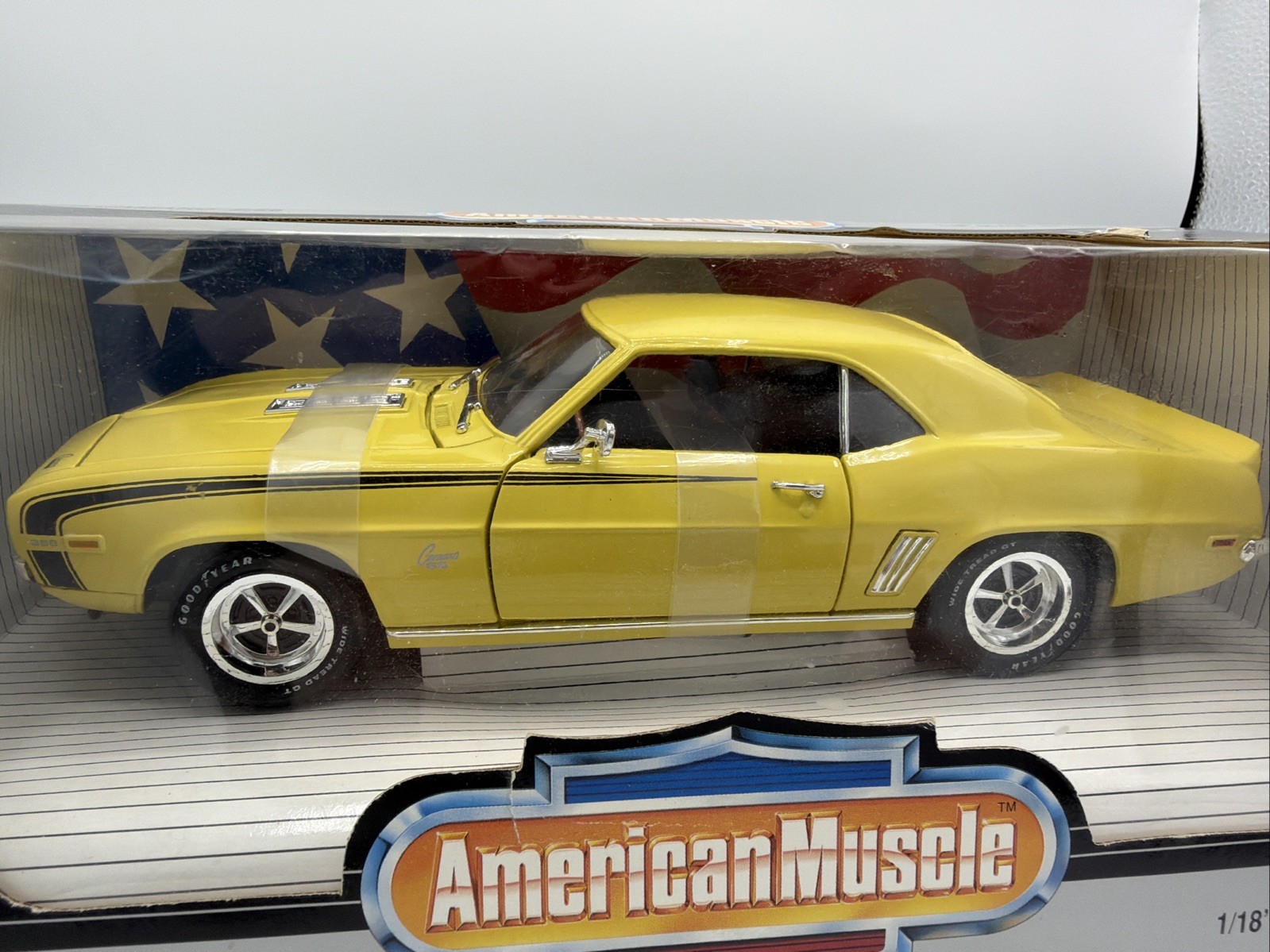 ERTL American Muscle 1969 Chevrolet Camaro Z/28 1:18 Die-Cast Collector’s Ed