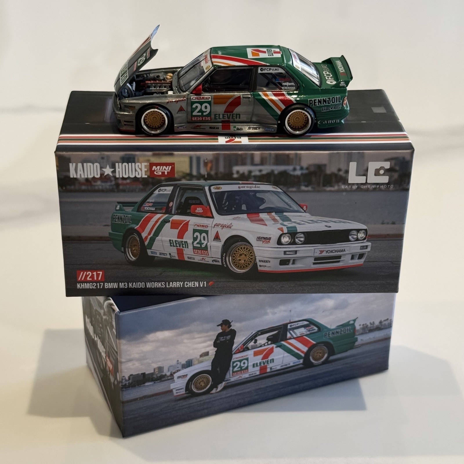 CHASE! Kaido House x Mini GT 1:64 BMW M3 Kaido Works Larry Chen V1 7-Eleven #217