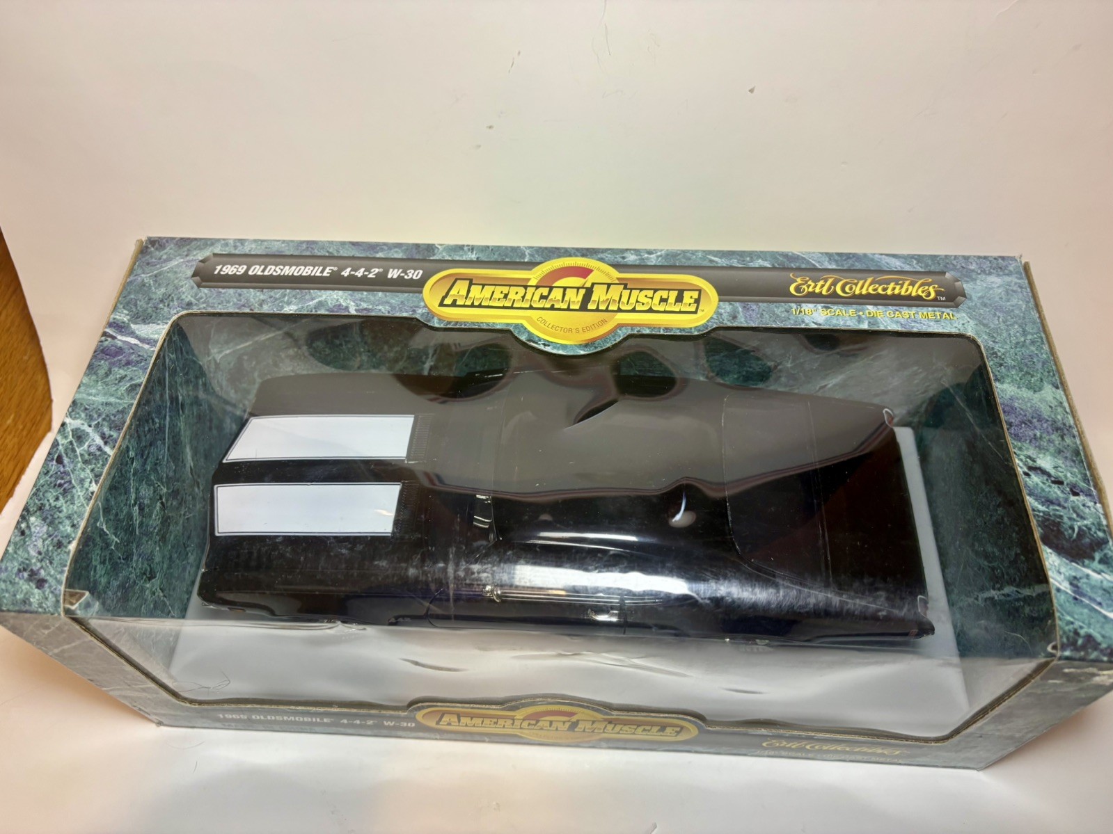 ERTL American Muscle 1969 Oldsmobile 442 W-30 Black 1/18 Diecast Vintage
