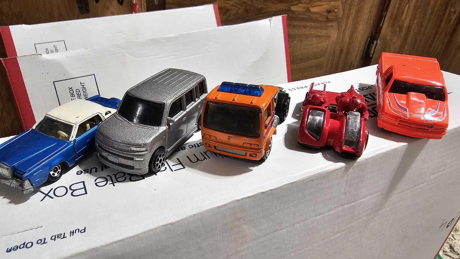 100 Hot Wheels Matchbox Tomica Cars Bulk Lot- Random Mixed Mystery Diecast Used