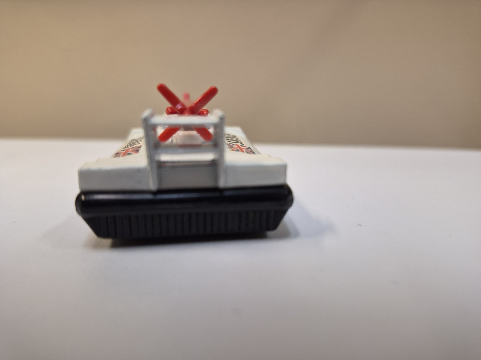 Vintage Lesney Matchbox Superfast #72 SRN6 HOVERCRAFT Diecast with Original Box.