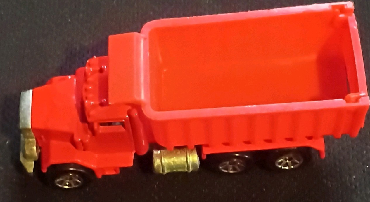 Hot Wheels 1979 Dump Truck 1:64 Diecast Red Malaysia Vintage