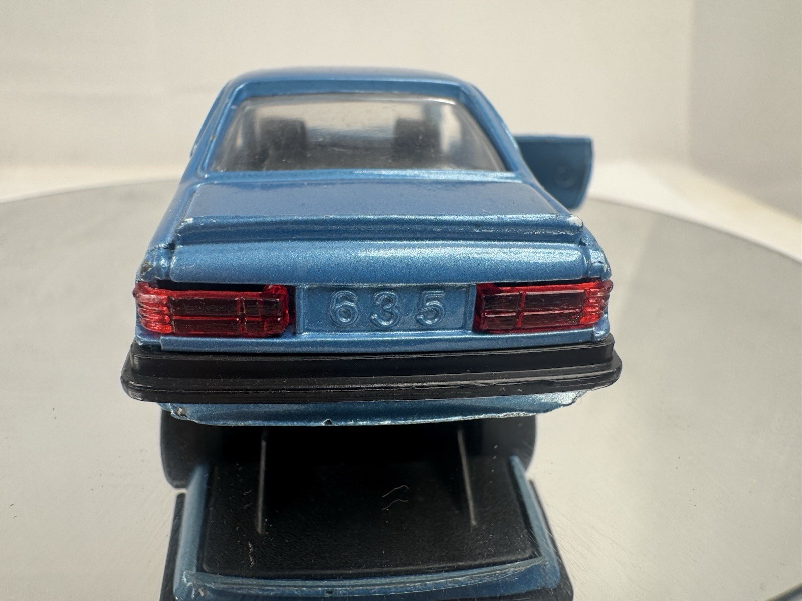 1/41 Scale BMW 635 CSi E24 (6-Series) Diecast Car (4.75″) Sunnyside Toys SS-907