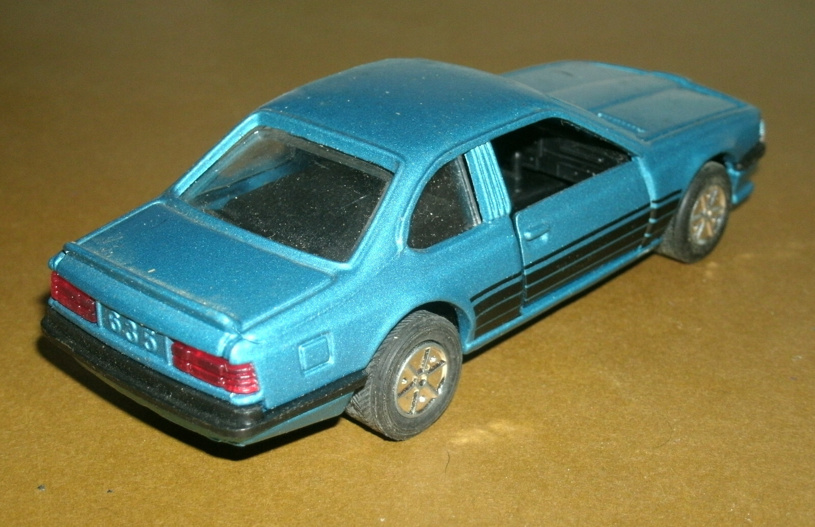 1/41 Scale BMW 635 CSi E24 (6-Series) Diecast Car (4.75″) Sunnyside Toys SS-907
