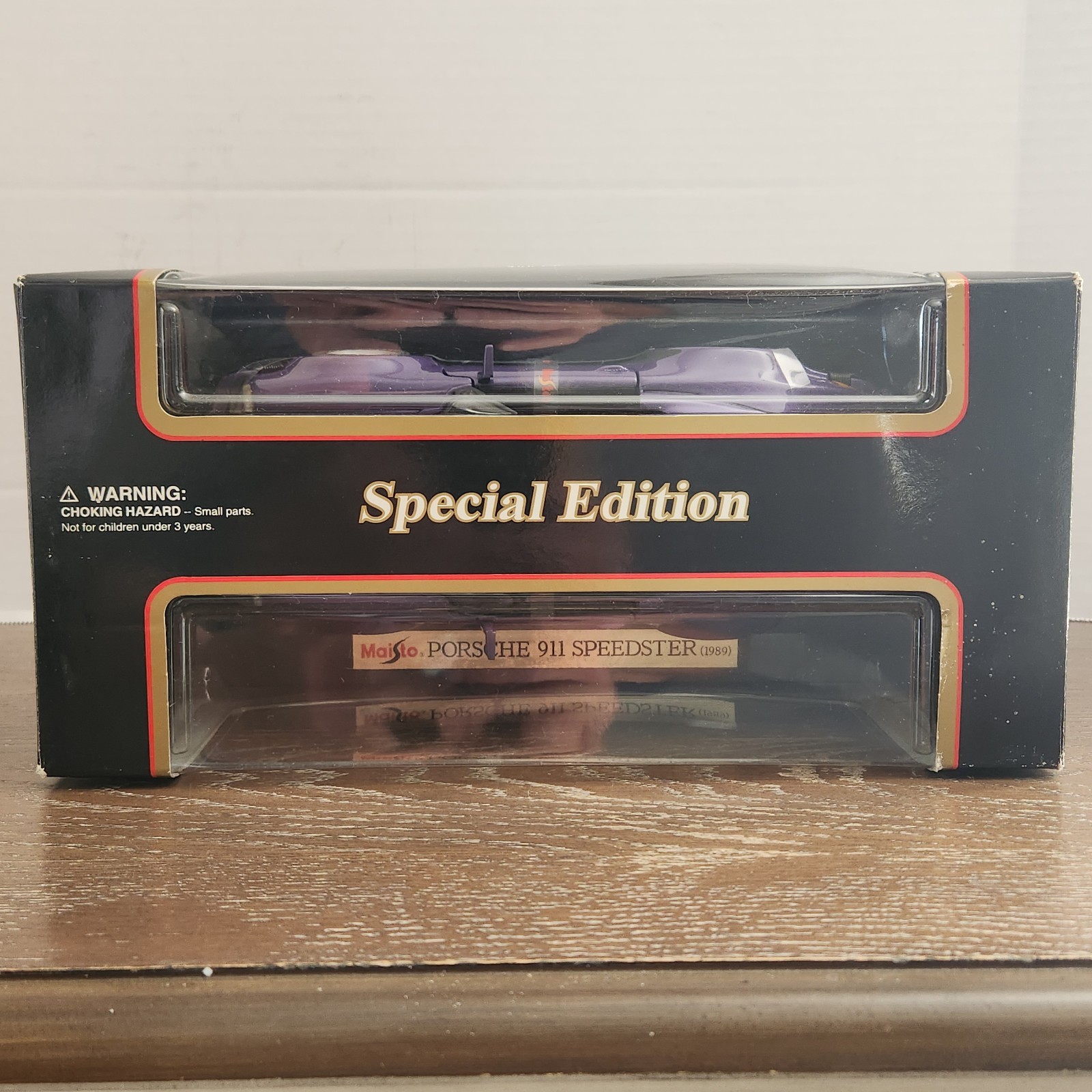 Maisto 1989 Purple Porsche 911 Speedster 1:18 Die Cast With Stand New Open Box