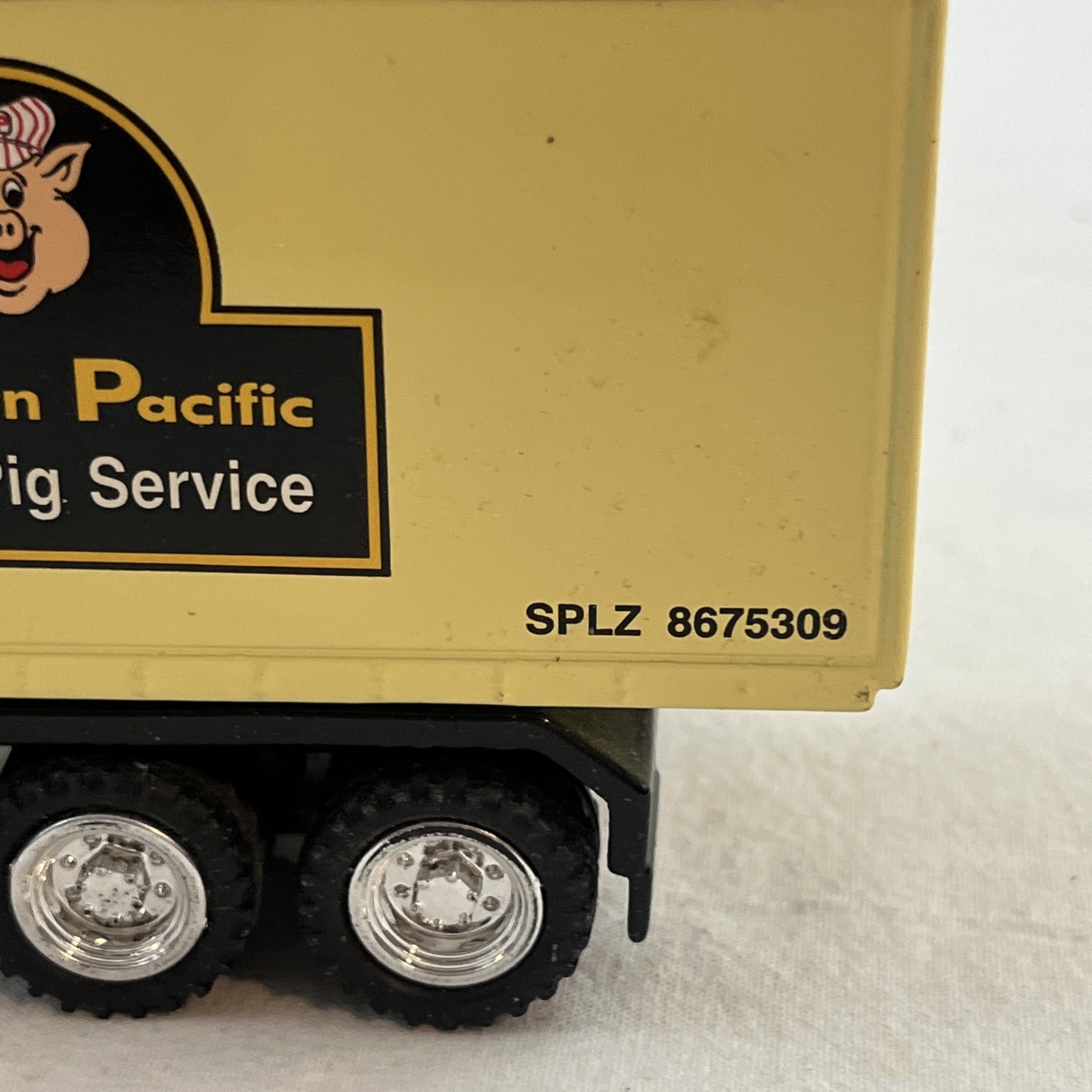 1:43 K Line SPLZ 8675309 Die Cast Kruiser Southern Pacific Golden Pig Service