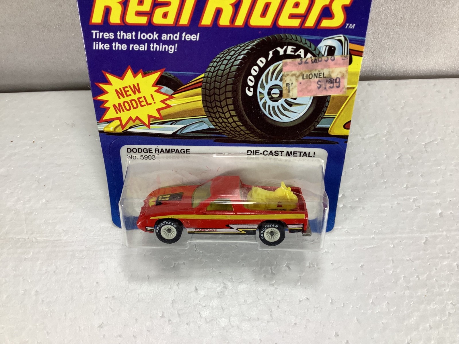 Hot Wheels Real Riders Red Dodge Rampage 5903 Gray wheels Diecast UNPUNCHED BP
