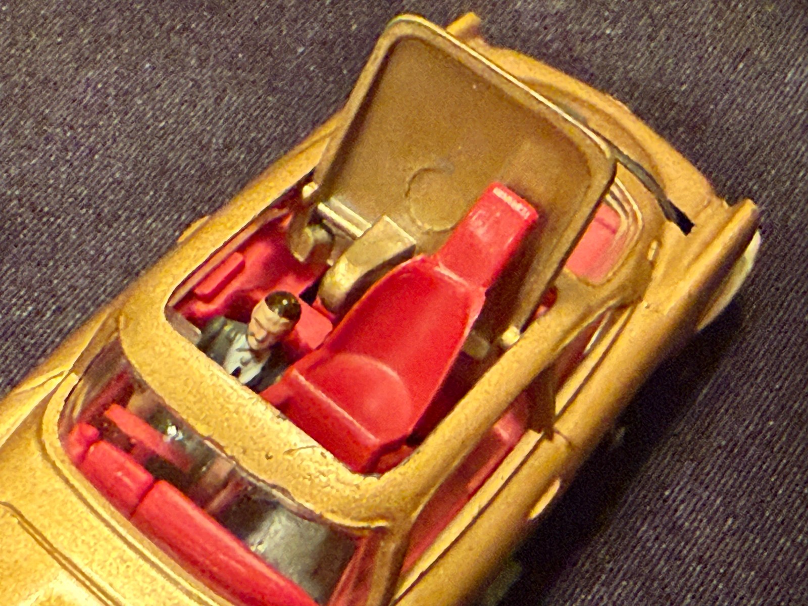 1965 Corgi James Bond Gold Aston Martin DB5 Model 261 w/ Working Functions Nice!