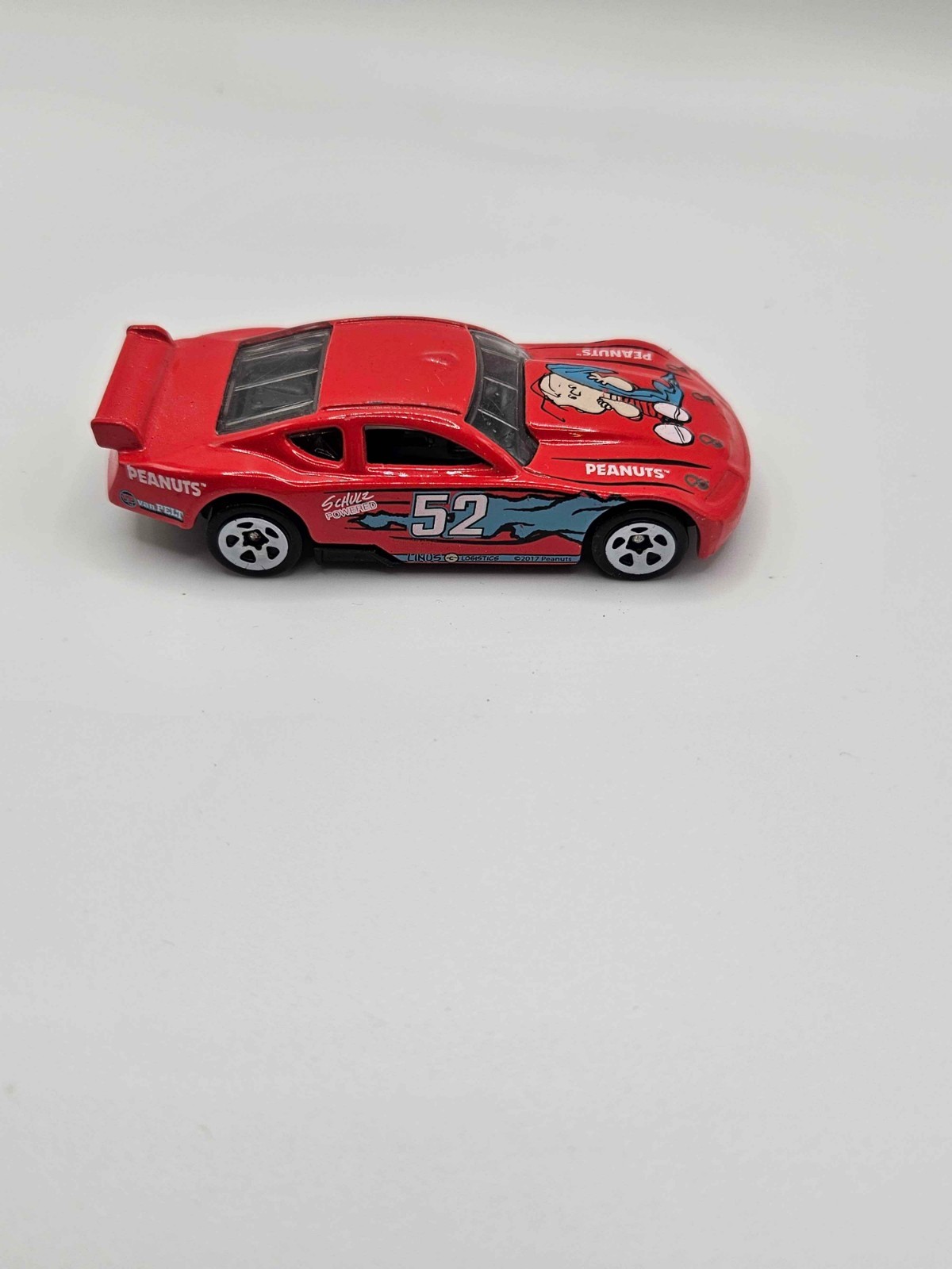 Linus & Snoopy Hot Wheels Pop Culture PEANUTS #52 Red Circle Tracker Stock Car