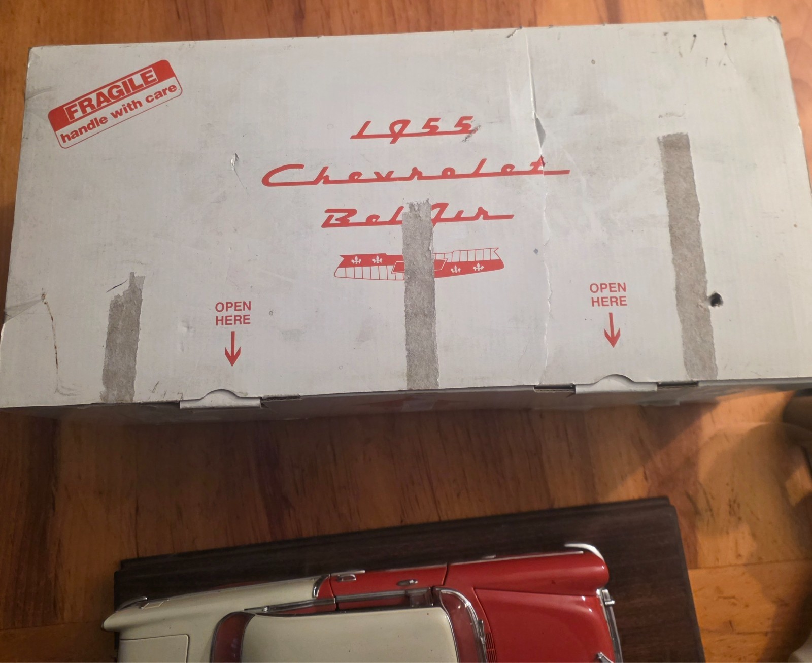 DANBURY MINT 1955 CHEVROLET BEL AIR 1/16 W/ WOODEN BASE