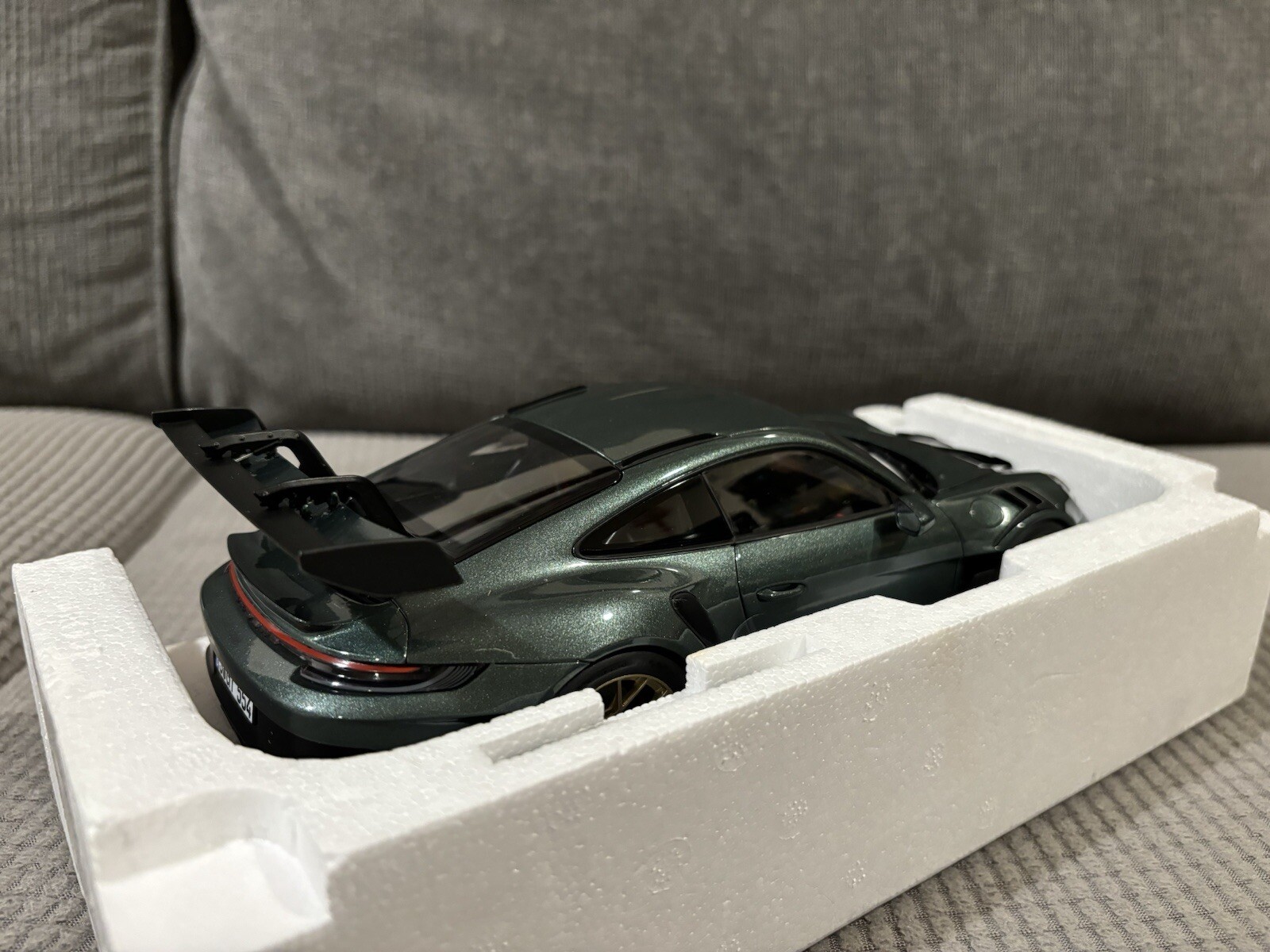 1/18 Norev Porsche 911 (992) GT3 RS 2022 Dark Green Metallic Diecast Limit 504pc
