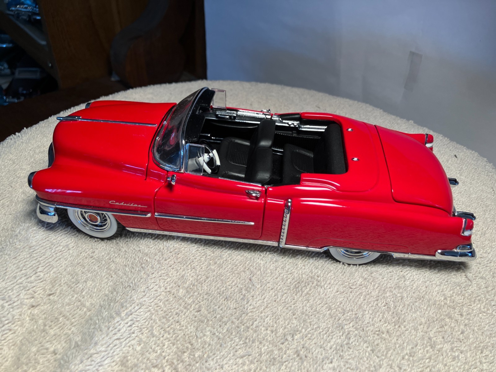 Franklin Mint 1/24 1953 Cadillac Eldorado Convertible Limited Edition – Red