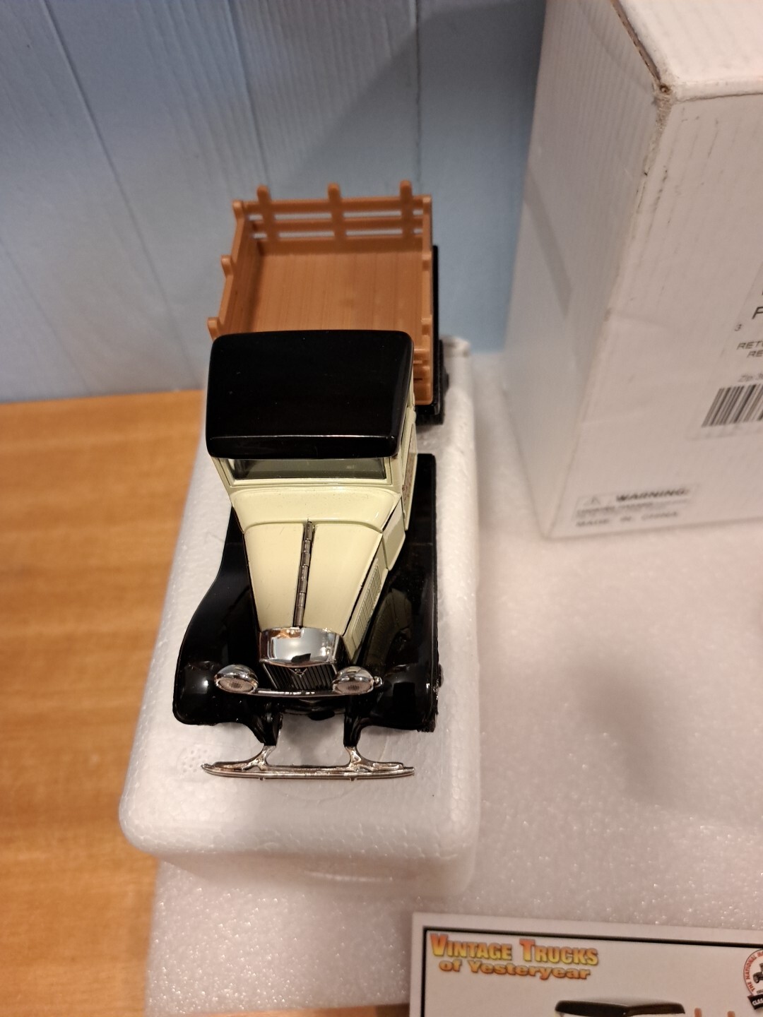 1934 Ford Stake Fence Truck & 1932 Chevy Pickup 1/32 National Motor Diecast Mod