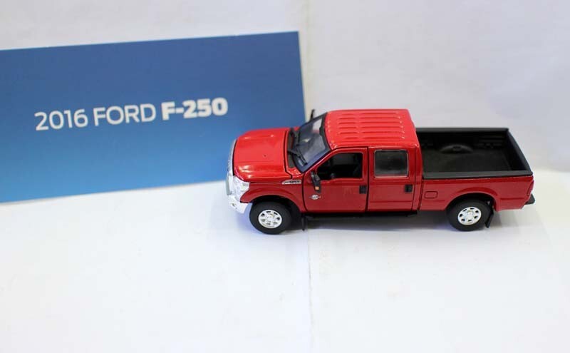 Metal 1/64 Scale Ford F250 Pickup Truck Double Seat Diecast Alloy Toy Model Gift
