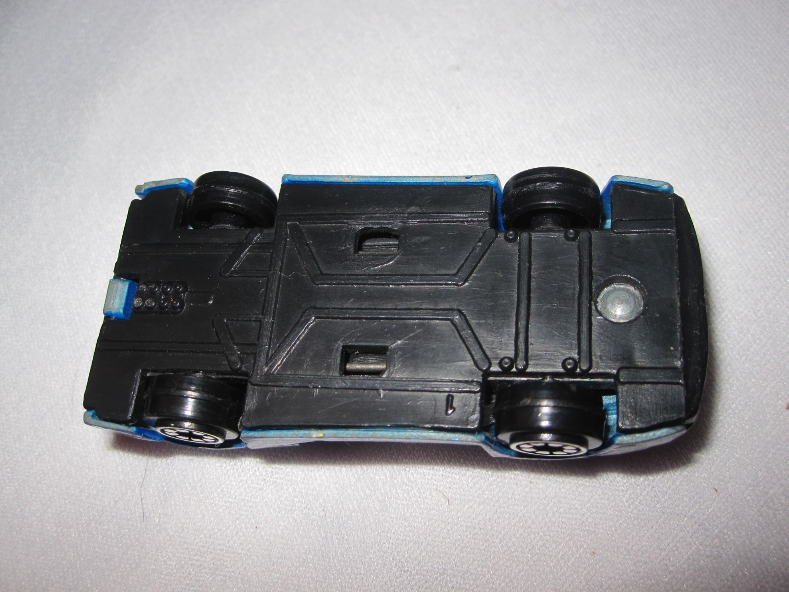 Diecast Ferrari F40 blue and yellow