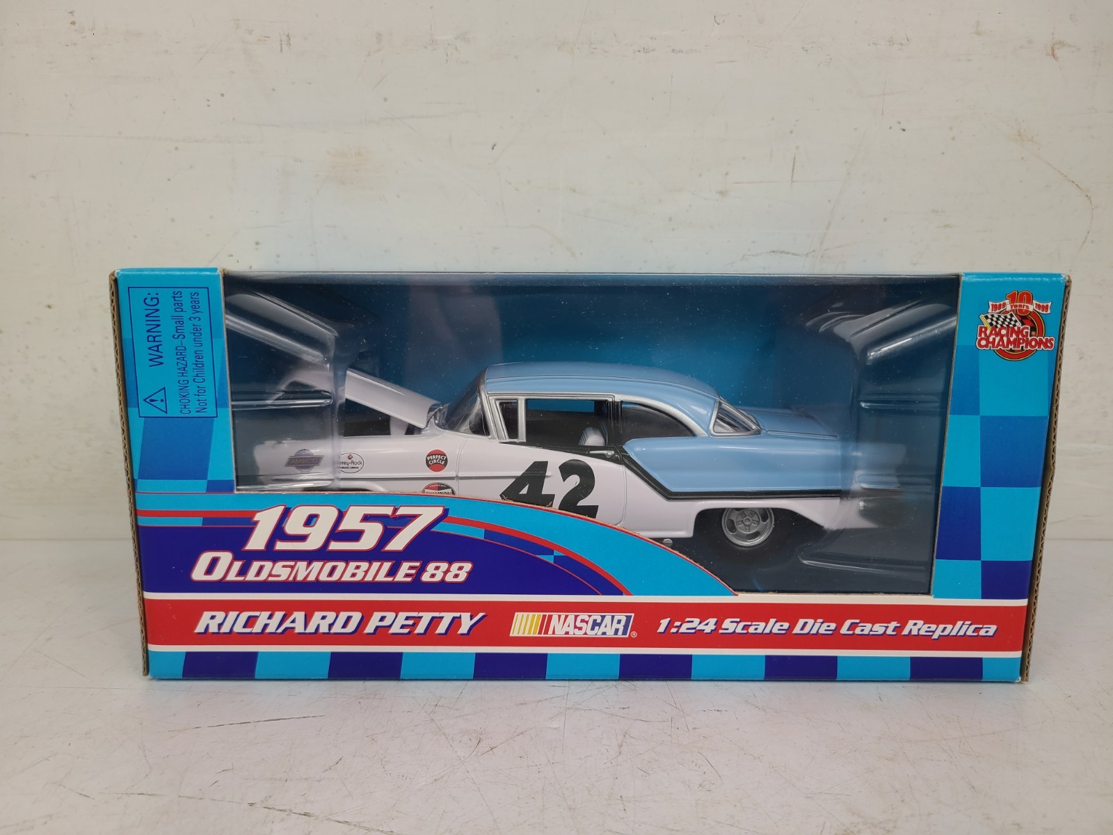 (NEW) Richard Petty 50th Anniversary 1957 Oldsmobile 88 Diecast 1:24