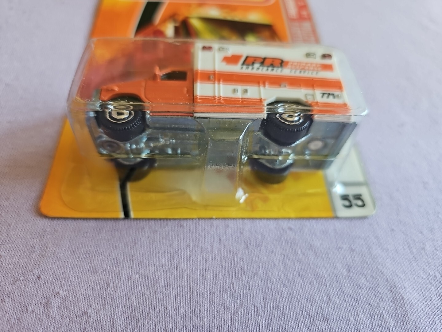 2009 Matchbox 08 FORD E-350 AMBULANCE Orange 55/100 GREAT CARD Emergency Respons