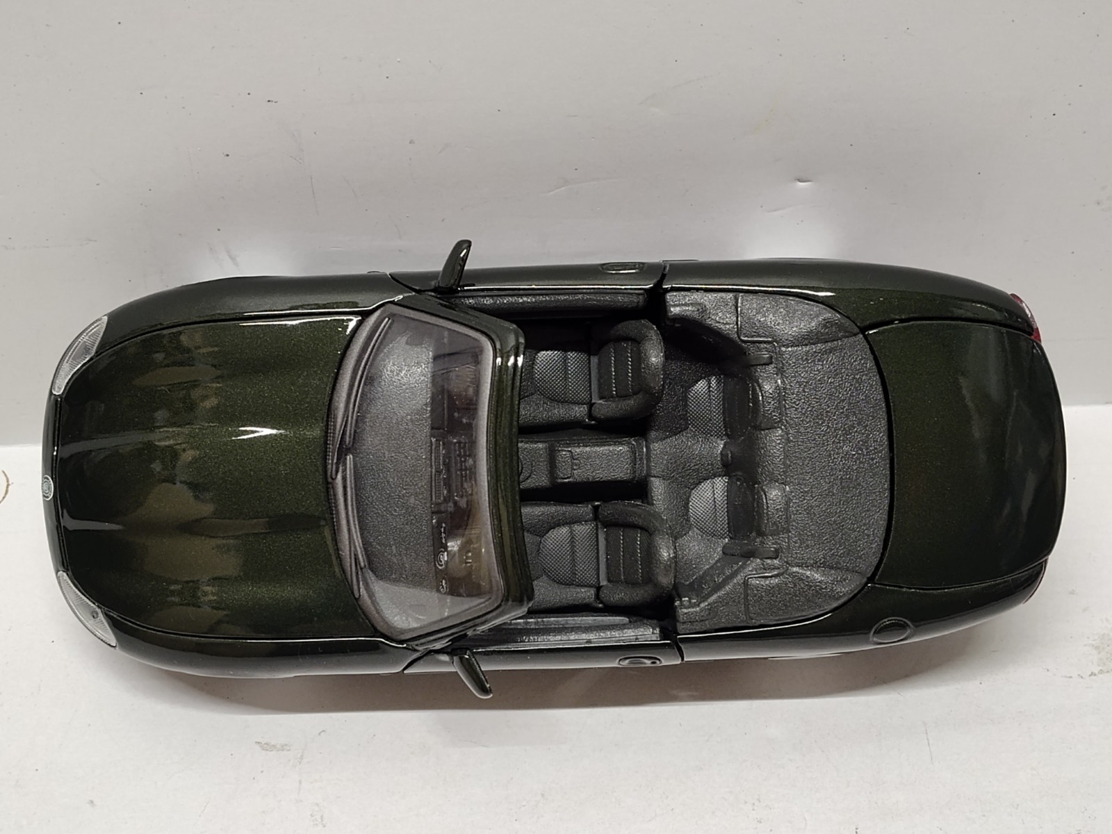 Maisto 1996 Jaguar XK8 Convertible Roadster 1:24 Scale Diecast Car Dk Green Toy
