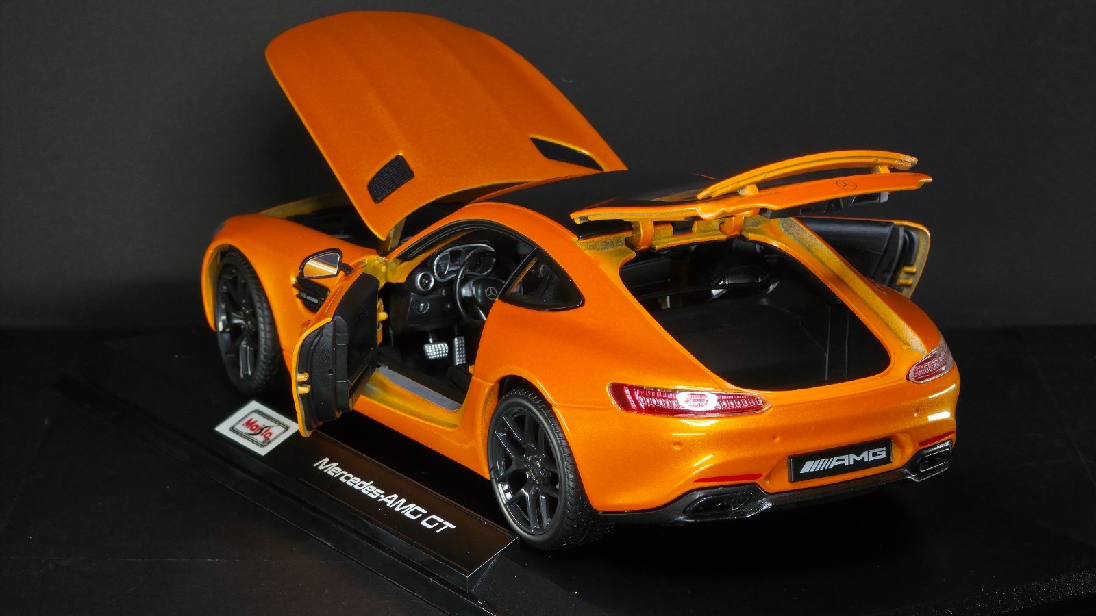 Mercedes-AMG GT 1:18 Maisto Exclusive Style Special Edition – Orange