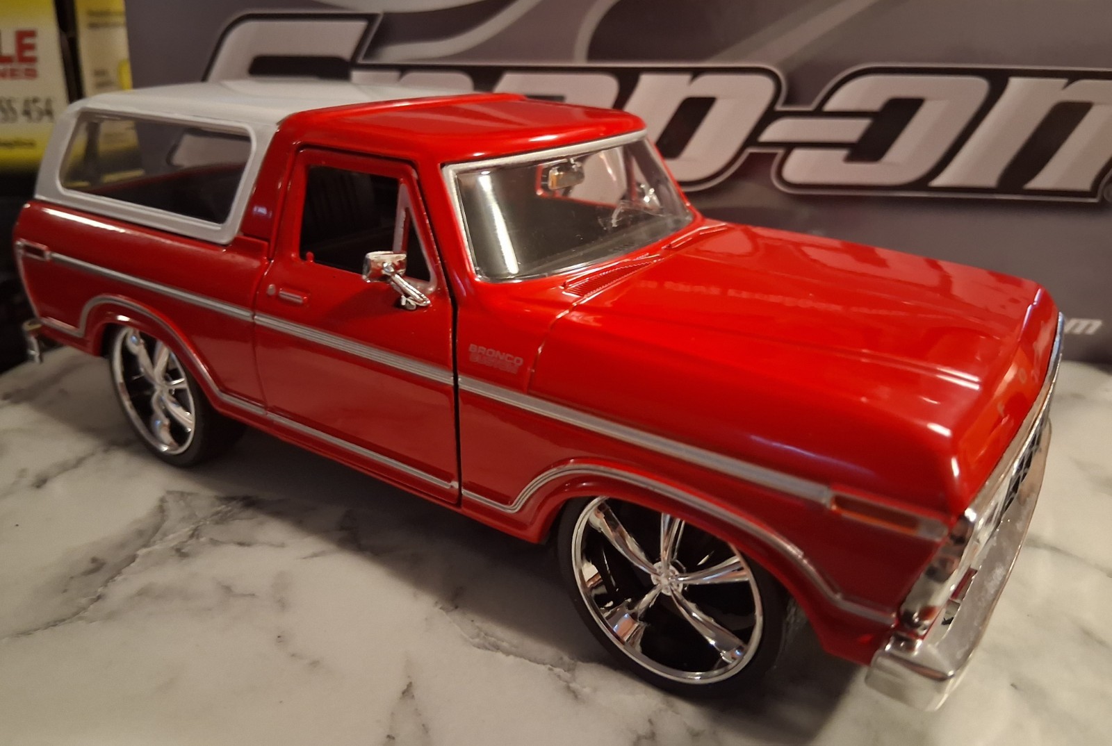 ( Custom Built) 1.24scale Diecast Custom 78 Ford BRONCO SLAMMED( Read Ad Plz)