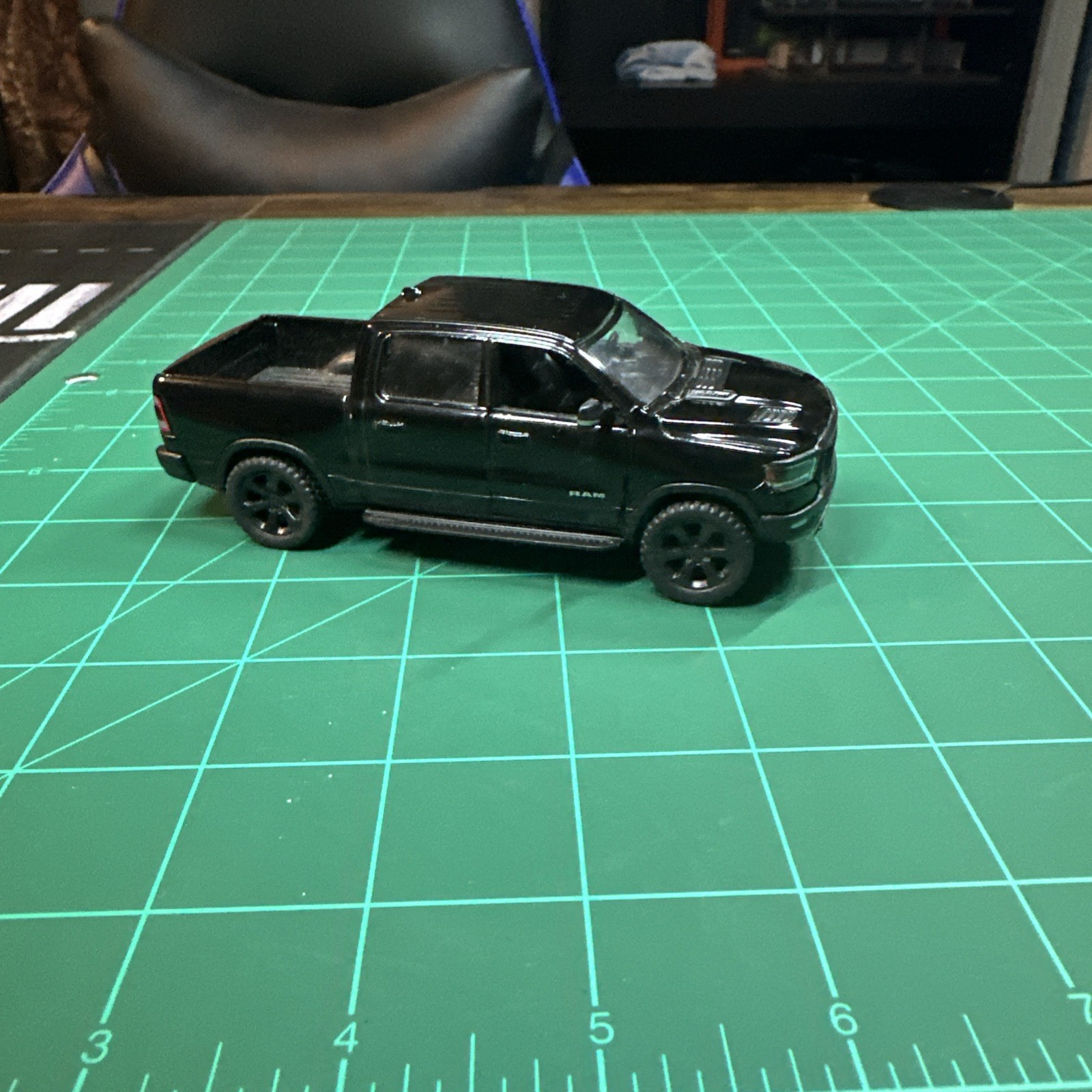 Kinsmart 1:46 Scale 2019 Dodge Ram 1500 Diecast Pickup Truck – Black