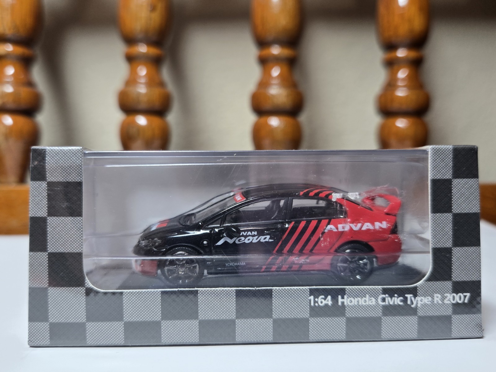 Diecast Team (DCT) 1:64 Honda Civic Type-R FD2 ADVAN
